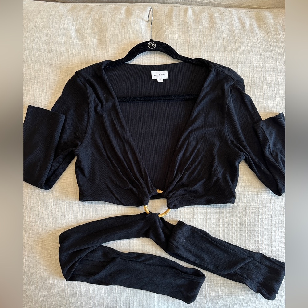 Revolve Song of Style Eileen Wrap Top (Size M)